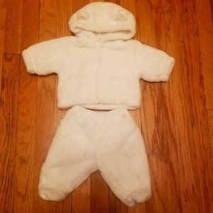 baby GAP | White | Two Piece | Lined | Hooded | Winter Outfit | Size: 0-3 Month